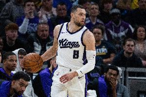 赛季前两战场均31.5分！国王记者：拉文明日对湖人因病出战成疑