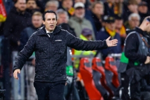 埃梅里：对手几场没拿分当然会做出反应；失误丢球让比赛更困难