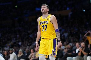 历史仅张伯伦做到过！湖媒：东契奇能在这个赛季场均得到40分吗？