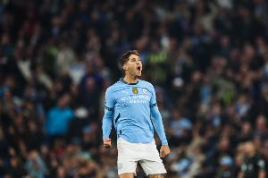 斯通斯：很高兴福登重拾快乐，他在无球状态下也很努力